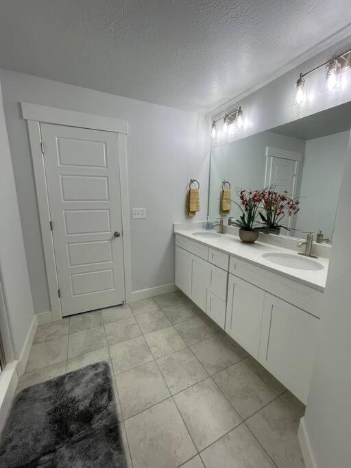 Brand New 3-Beds Stylish Entire House At Lehi 빌라 외부 사진